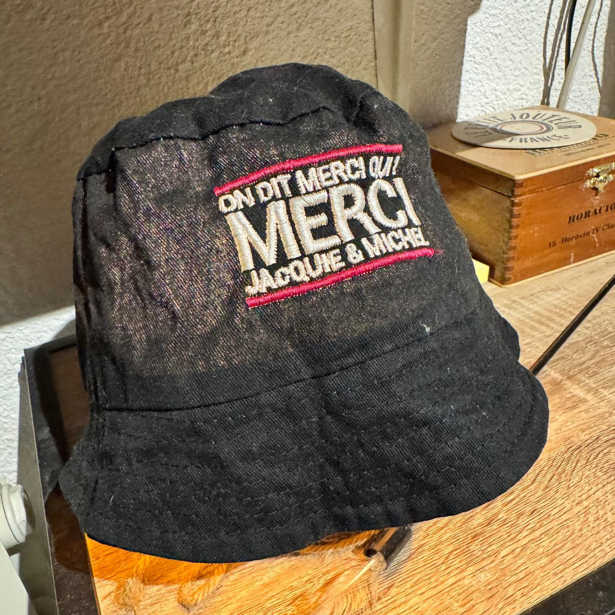 Jacquie et Michel Bucket Hat  PreOwned by Crew